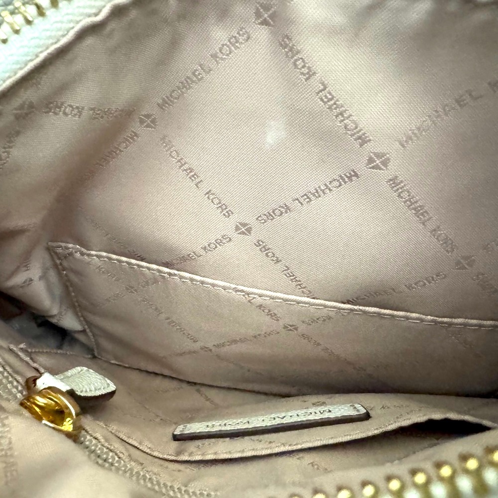 Michael Kors crossbody and wallet - Picture 10 of 10